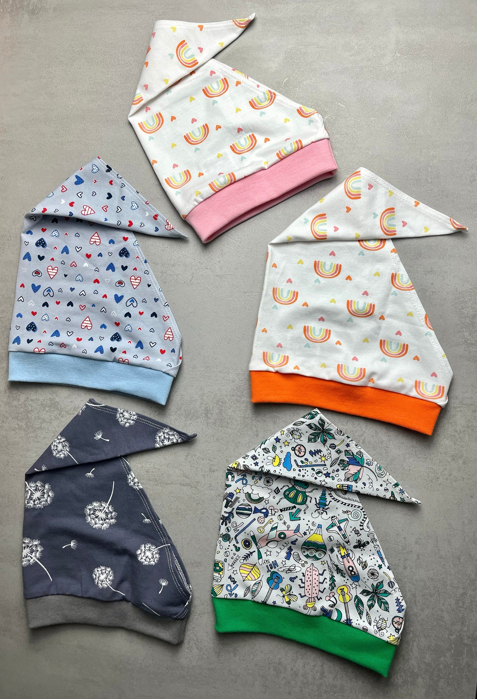Handgemachtes Kinder Kopftuch mit Nackenschutz – alle 5 Muster seitlich, Zipfel zur Seite | OhMamaLina