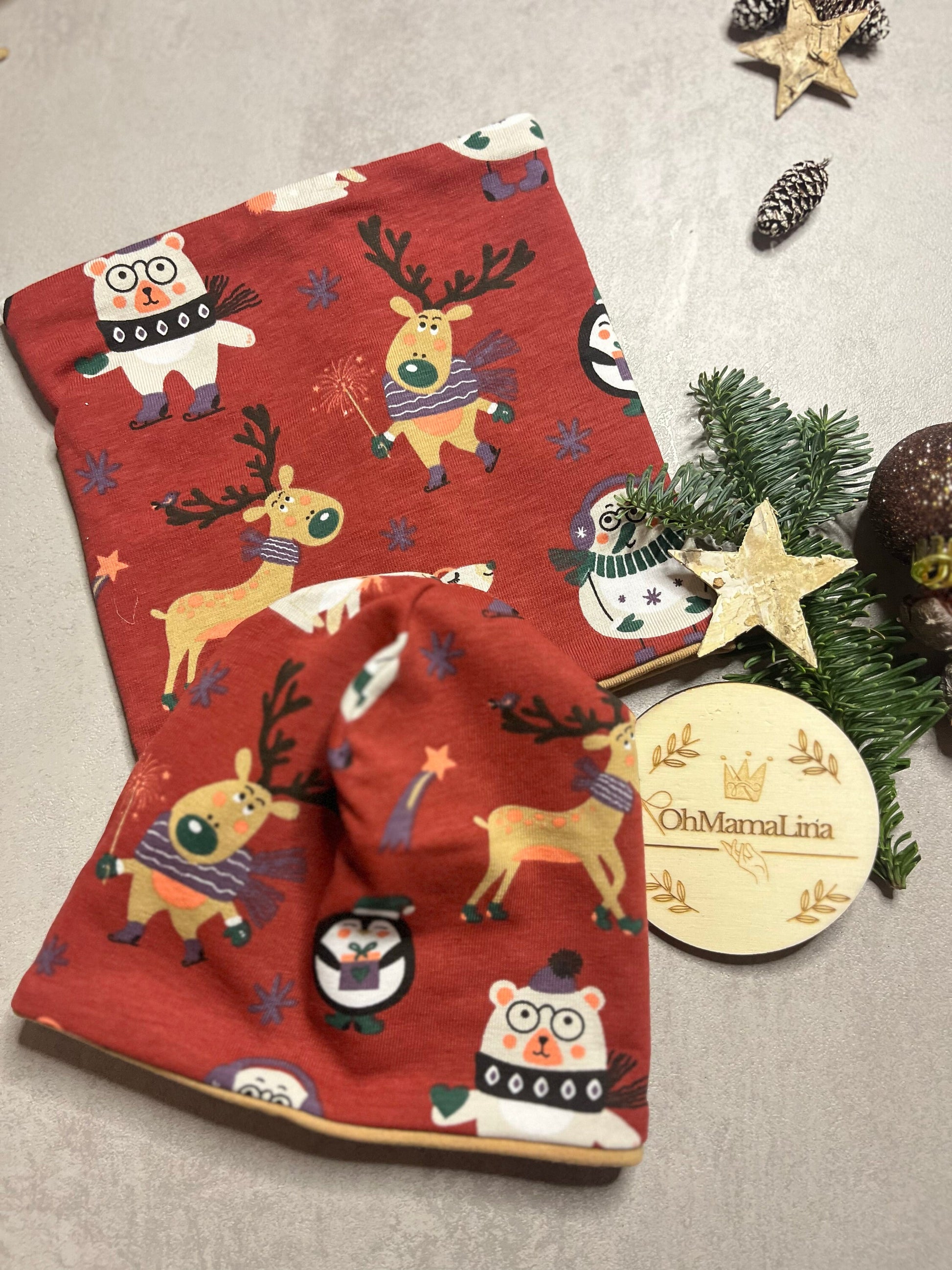 Handgemachtes Weihnachts Beanie & Loop Set – Loop oben, Beanie unten, Nahansicht | Limited Edition OhMamaLina