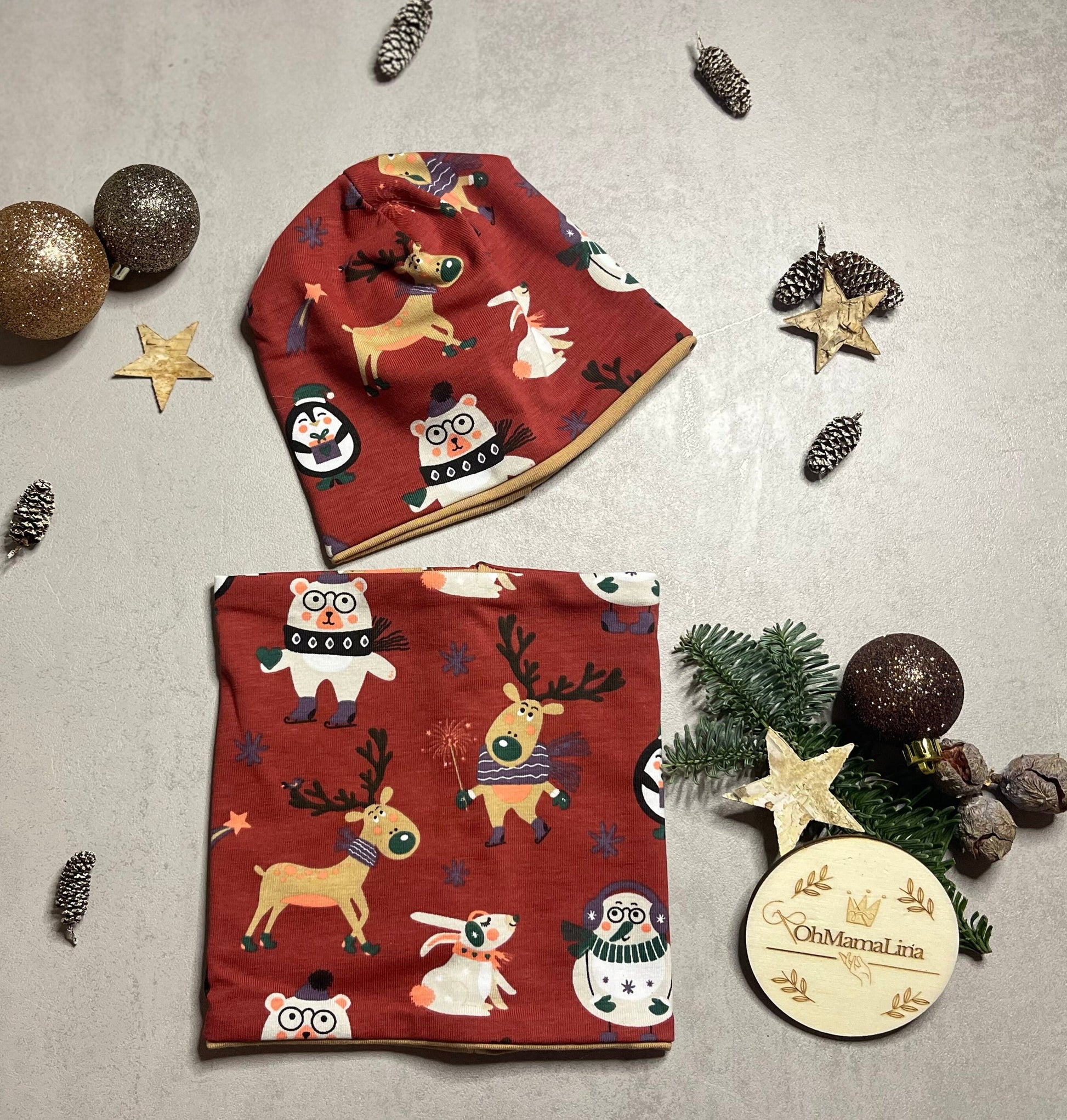 Handgemachtes Weihnachts Beanie & Loop Set – Mütze und Loop liegend, weitere Übersicht | Limited Edition OhMamaLina